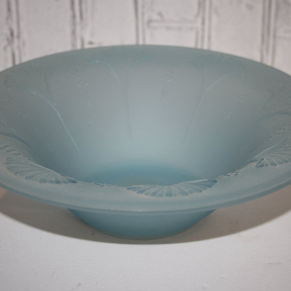 💙 Crowning Touch Blue Glass Bowl · Vintage · 4.5"